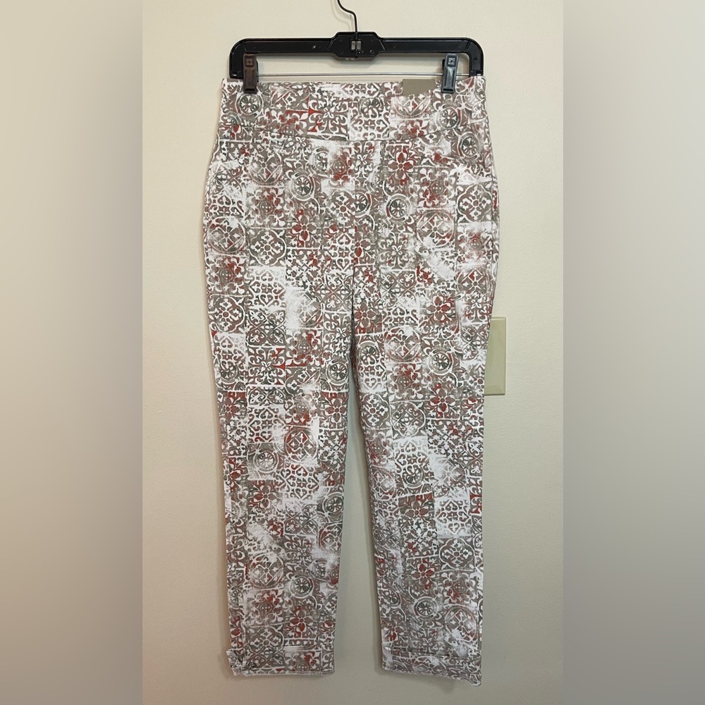 Chico’s Perfect Stretch Josie Slim Ankle Pant Classic Rise Pull On Size 6. NWT